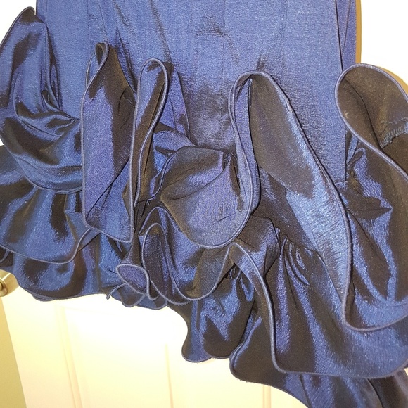 Cache prom dress - Picture 3 of 4